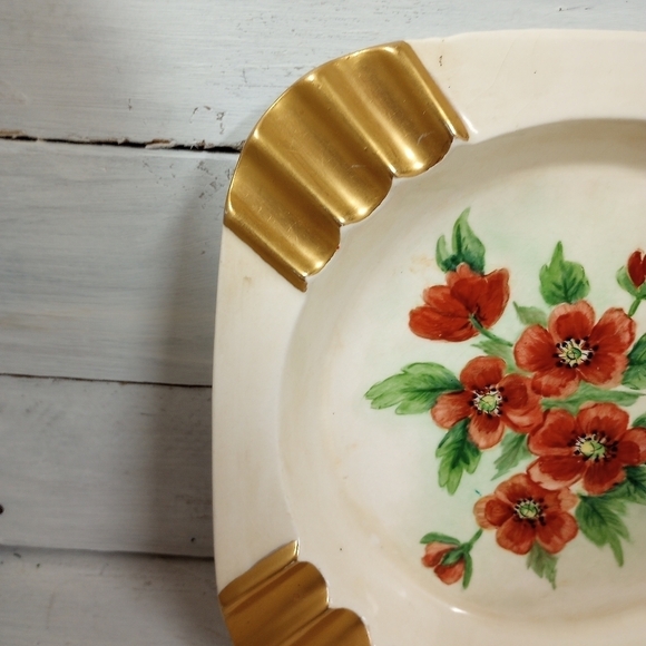 Vintage Mid Century  MCM Floral Square Ashtray with Gold Accents. - Picture 3 of 10